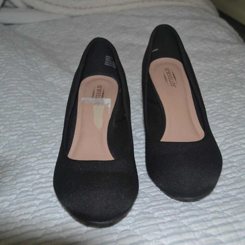 Pre owned Seychelles Black women shoes size 9